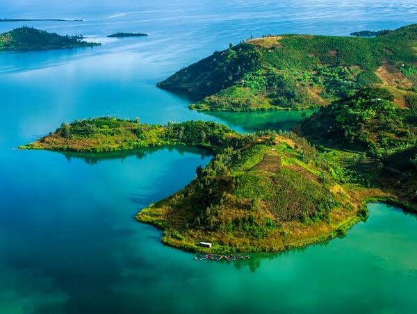 Lake Kivu: Ultimate Number 1 Rwanda Travel Guide Beaches, Boat Cruises & Top Attractions