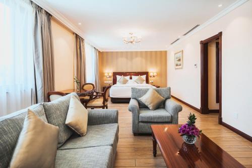 Studio Suites