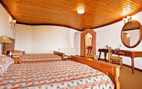 Interconnecting Family Rooms