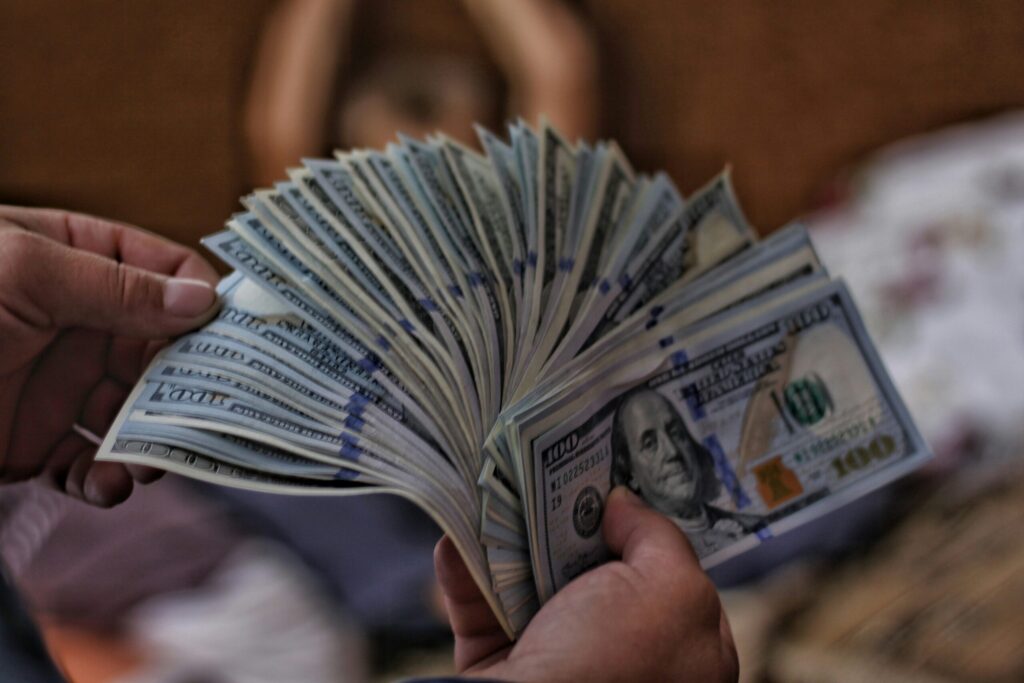 do I need to bring US dollars to Kenya for tips